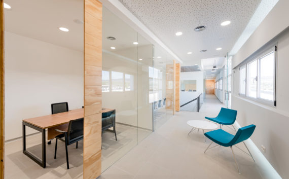 interiorismo-oficinas-donaire-vidrio-madera